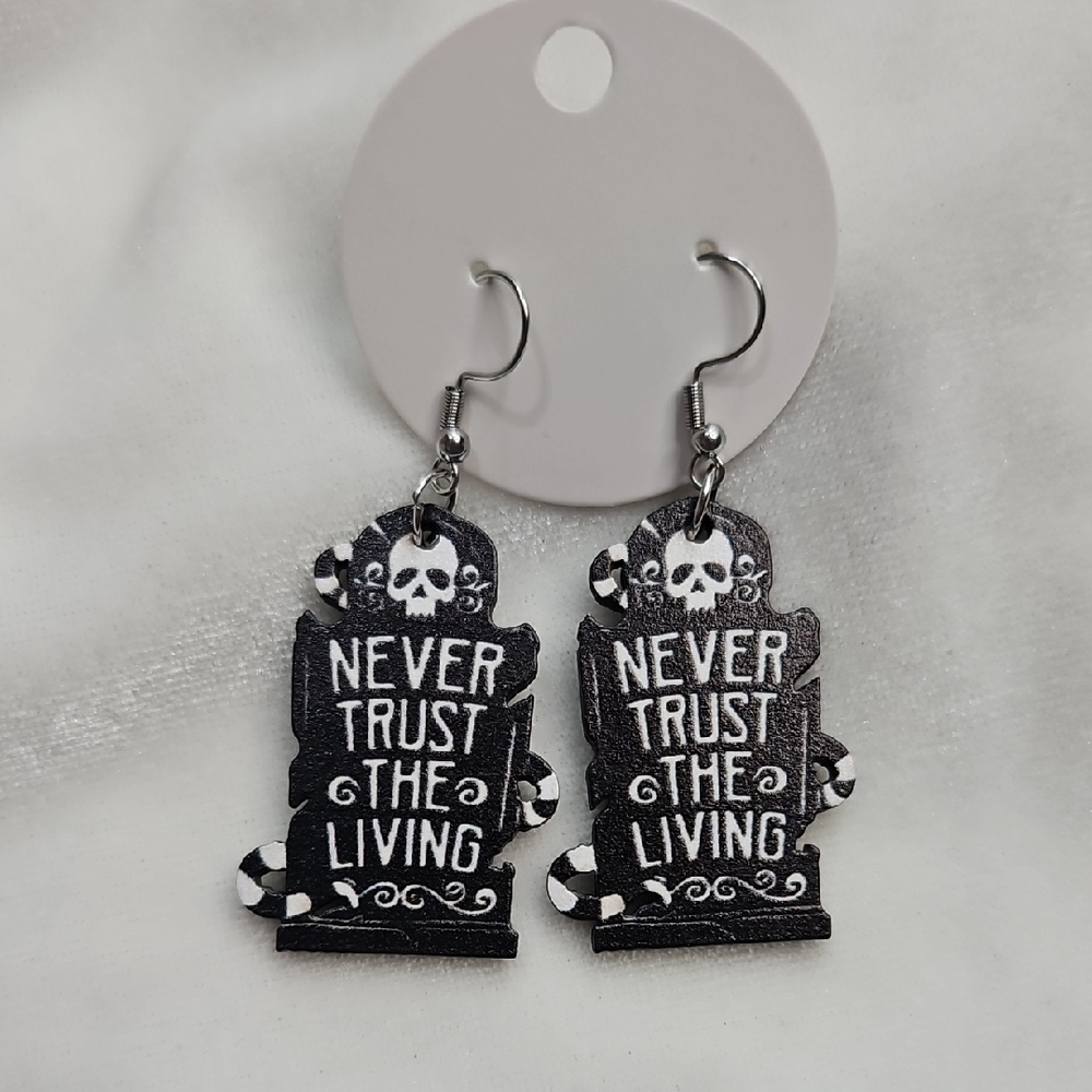 Beetlejuice Never Trust The Living Dangle Earrings Halloween Grave Skull 2 Sided